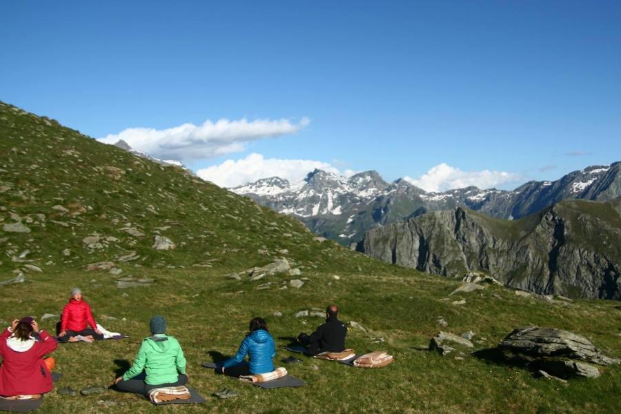 Yoga trekking