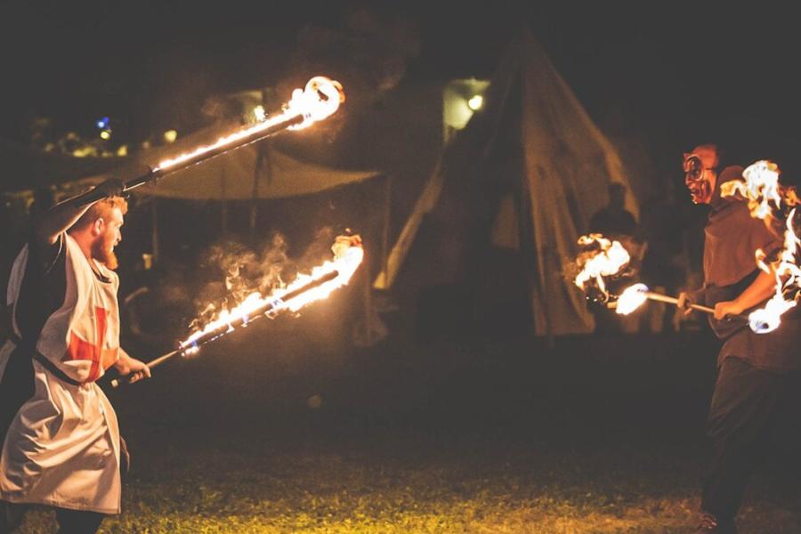 Spectacle de jonglerie pyrotechnique avec le groupe historique "Burgo Turris"