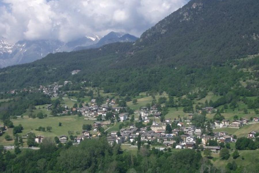 foto panoramica Challand-Saint-Anselme  Livre avec l'auteur: La voie des contes de fées