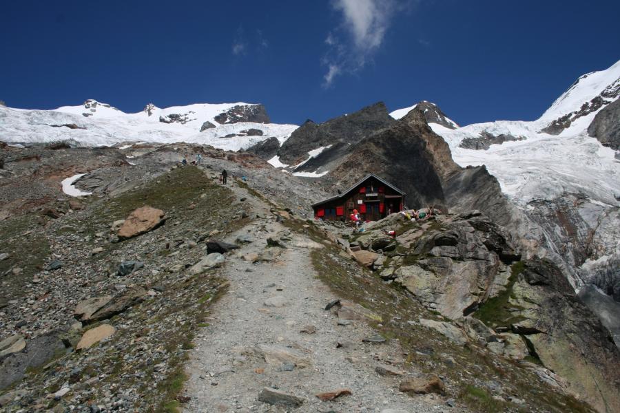 Arrivo al Rifugio Mezzalama