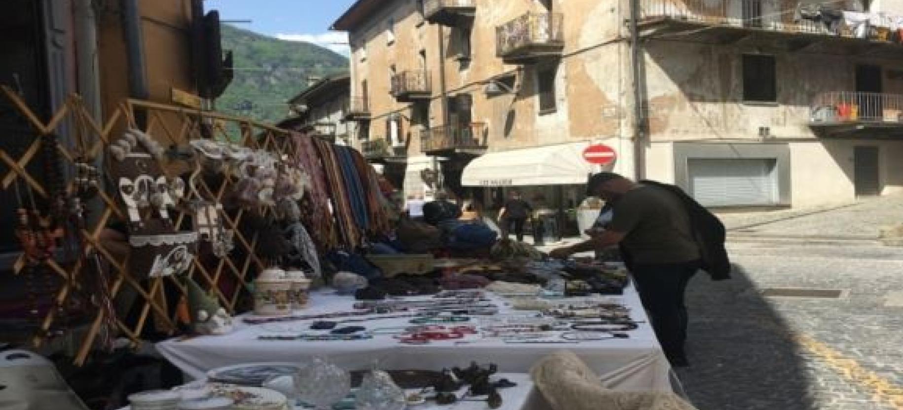 Second-Hand and Swap Street Market