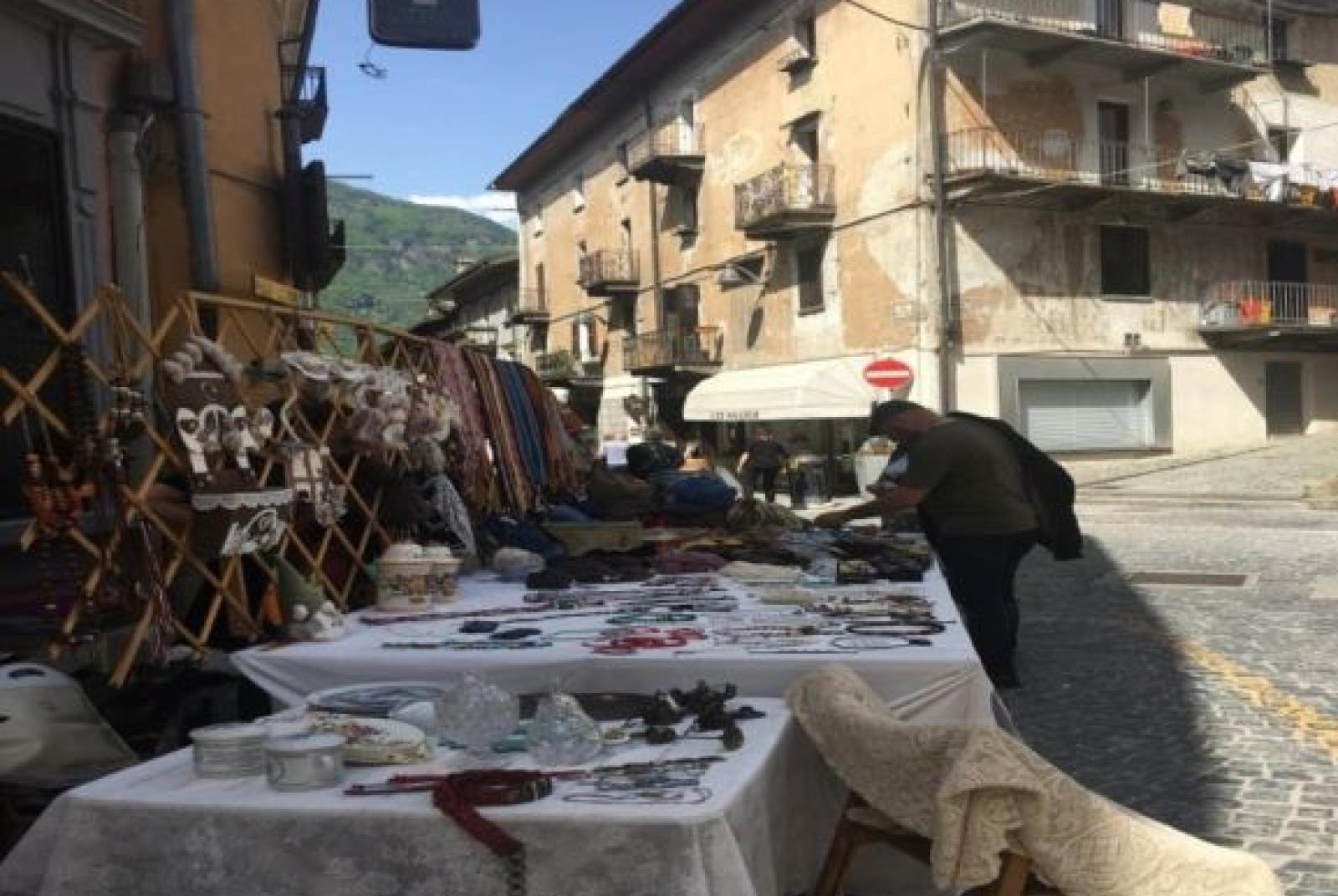 Second-Hand and Swap Street Market